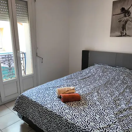 F1 200 Metre De La Gare Perpignan