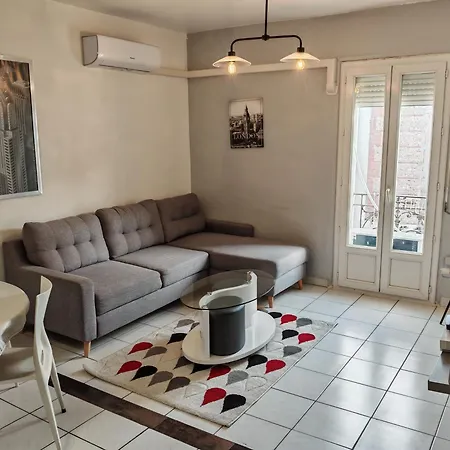 Apartment F1 200 Metre De La Gare *
