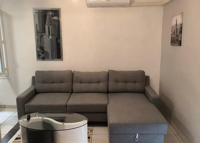 F1 200 Metre De La Gare Apartament